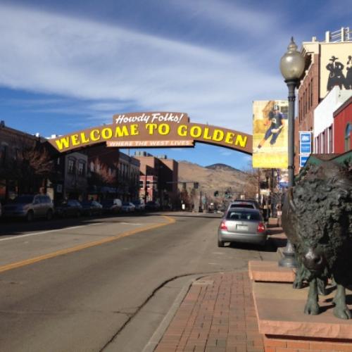 A grand arch spanning the town’s main street welcomes all to Golden. 